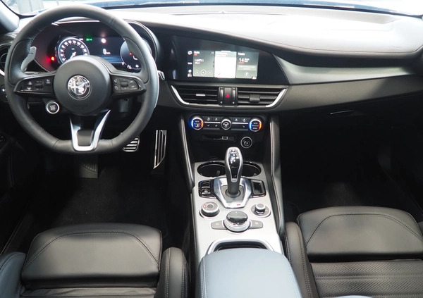 Alfa Romeo Giulia cena 236696 przebieg: 1, rok produkcji 2023 z Moryń małe 46